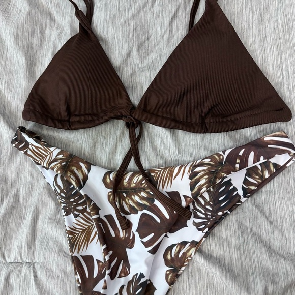 🦋 Closet Clear Out 🦋 Accepting all offers - FCFS! - Picture 6 of 7